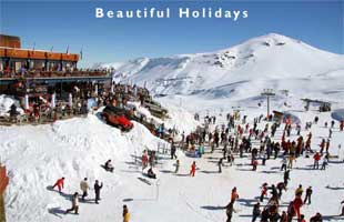 tourists enjoying an american skiing holiday
